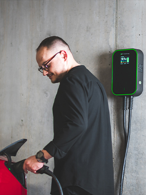 16A / 32A ウォールボックス ホーム EV 充電ステーション 22KW 11KW 7KW 1 / 3 段階 IEC 62196-2 プラグ 1